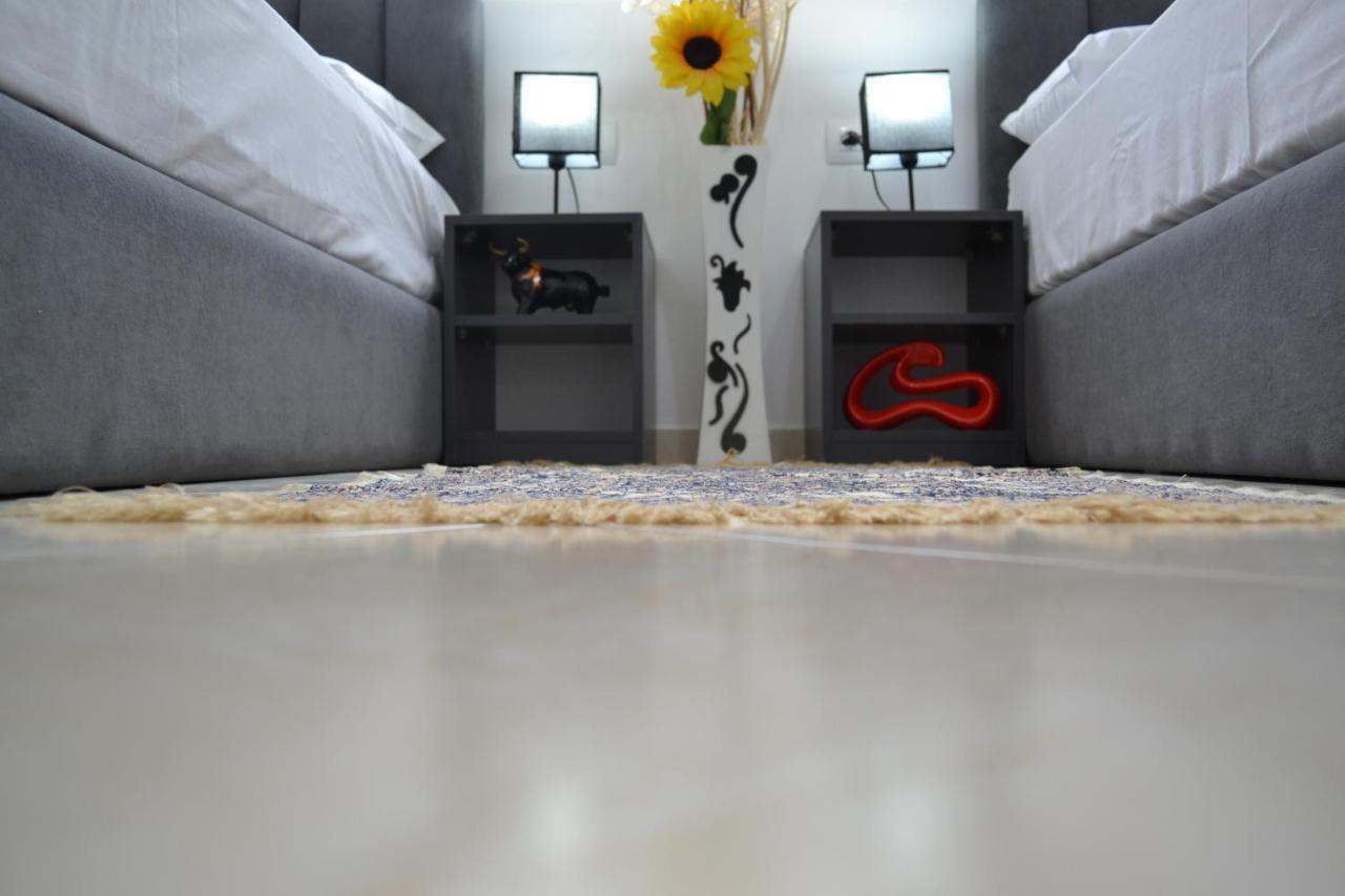 Flowers & Green 2 Bedrooms Apartment & Box Garage Vlore Ngoại thất bức ảnh
