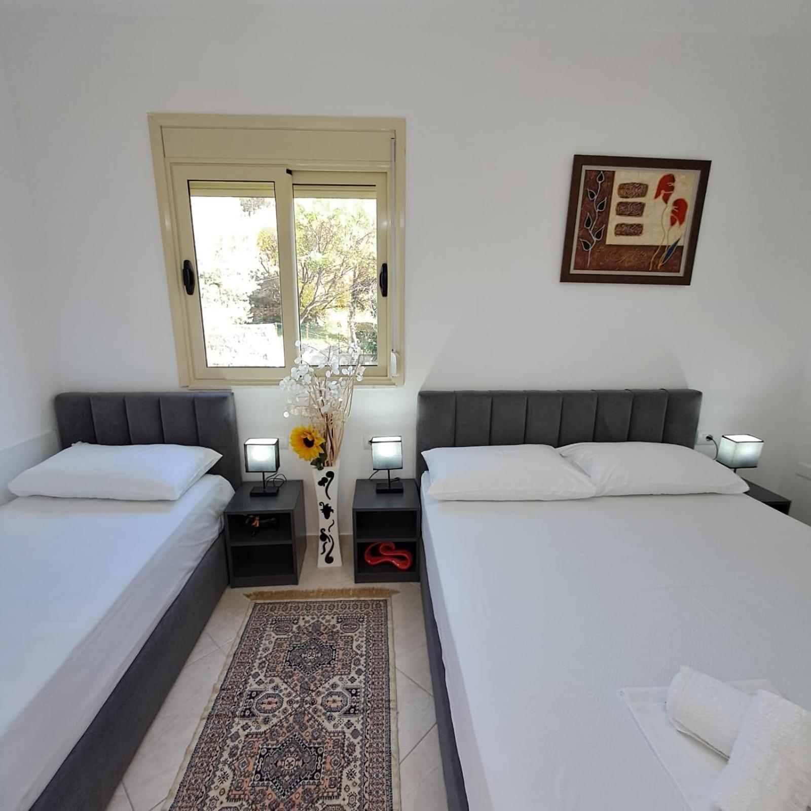 Flowers & Green 2 Bedrooms Apartment & Box Garage Vlore Ngoại thất bức ảnh
