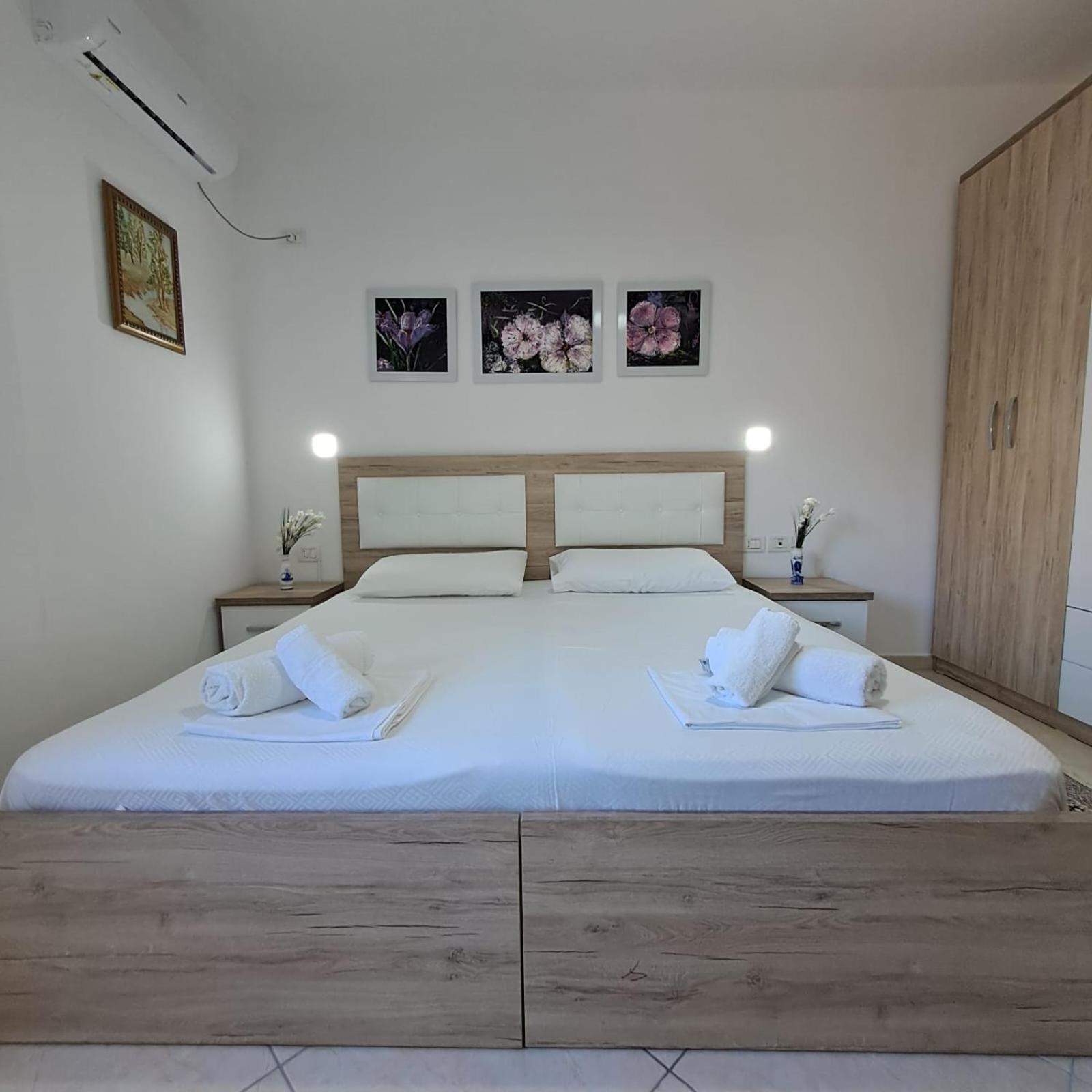 Flowers & Green 2 Bedrooms Apartment & Box Garage Vlore Ngoại thất bức ảnh