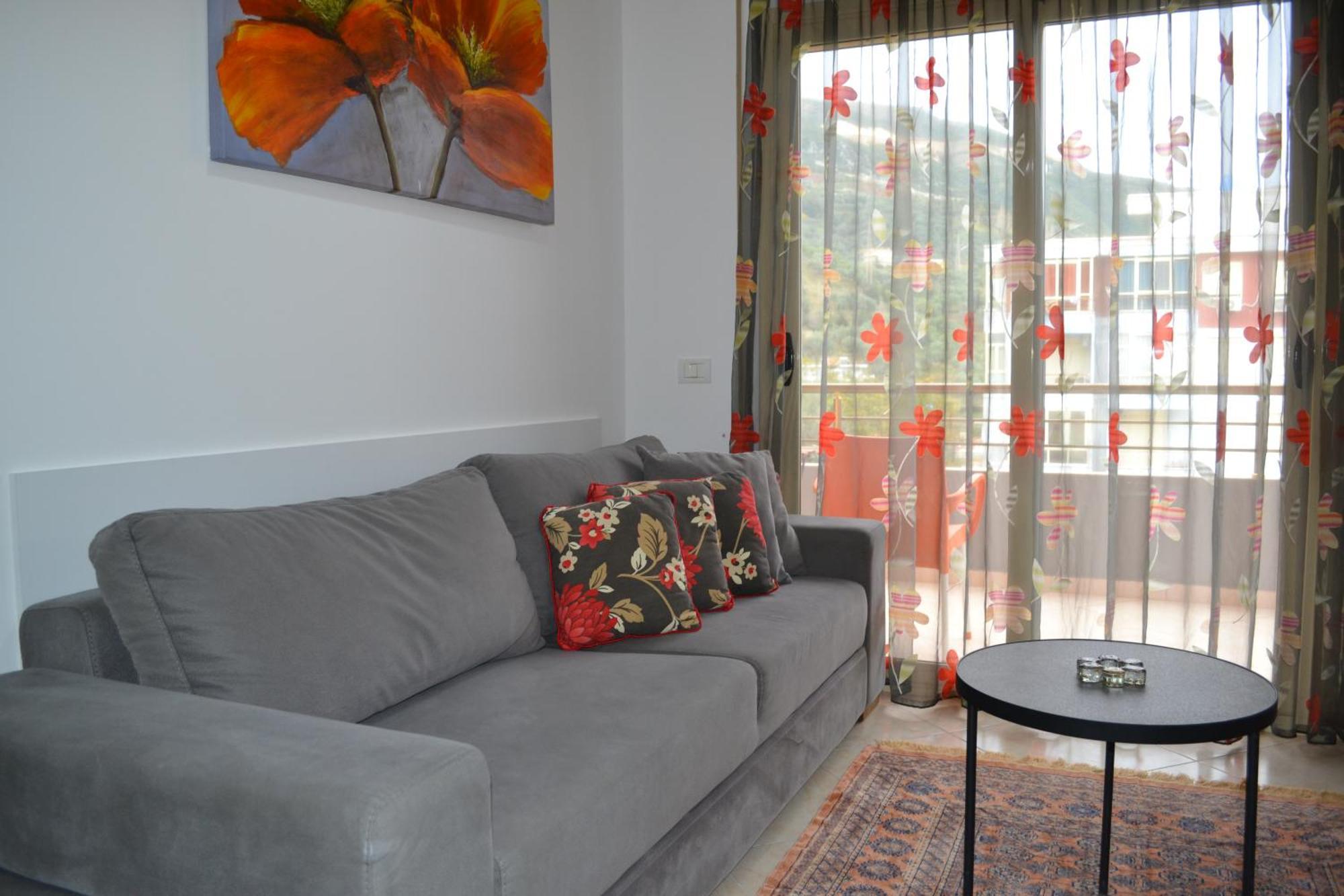 Flowers & Green 2 Bedrooms Apartment & Box Garage Vlore Ngoại thất bức ảnh